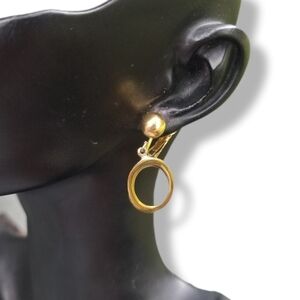 CROWN TRIFARI 1960S TEXTURED GOLDTONE OVAL DROP CLIP ON EARRINGS